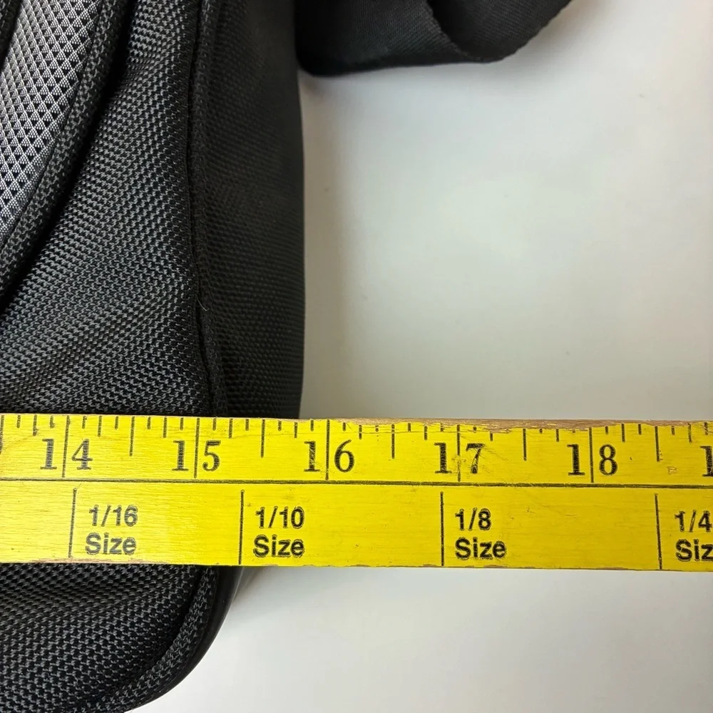Swiss Gear Messenger/Laptop Bag by Wenger